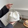 Foreign Style Simple and Fashionable Korean Version Drawstring Shoulder Messenger Bag Women's 2025 New Versatile Ins Casual Bucket Bag