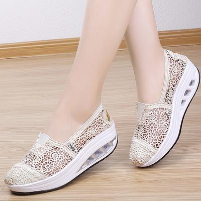 Damskie buty sportowe Nowe letnie buty z pustymi płótnami Koronkowe buty Shake Damskie oddychające buty na pochyłym obcasie