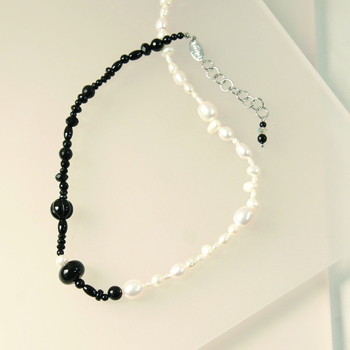 Treaju Black White Combination Necklace
