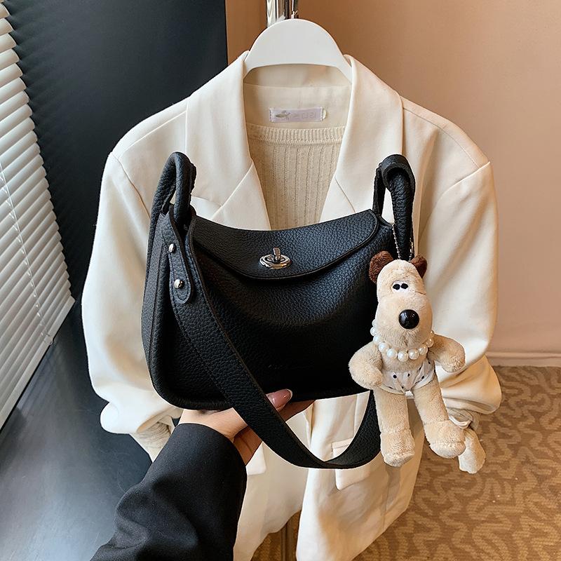 This Year's Popular Lychee Pattern Super Fire Shoulder Bucket Bag Fashionable Texture Messenger Bag Commuter Versatile Women's Bag