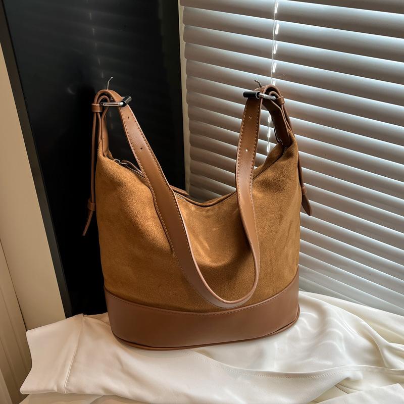 Suede bag women's 2025 new autumn and winter high-end retro underarm bag commuter women's bag going out shoulder bag