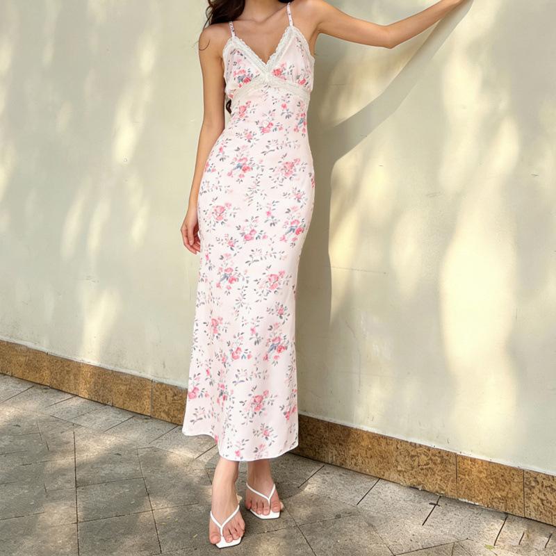 French vacation pastoral lace splicing V-neck floral suspender skirt Spice girl slim slim dress women