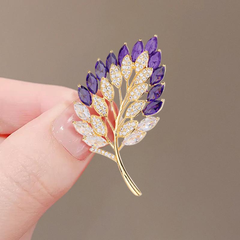 Fioletowa broszka w kształcie liścia dla kobiet Wysokiej klasy i wykwintna broszka do garnituru Modny i elegancki dodatek do odzieży
