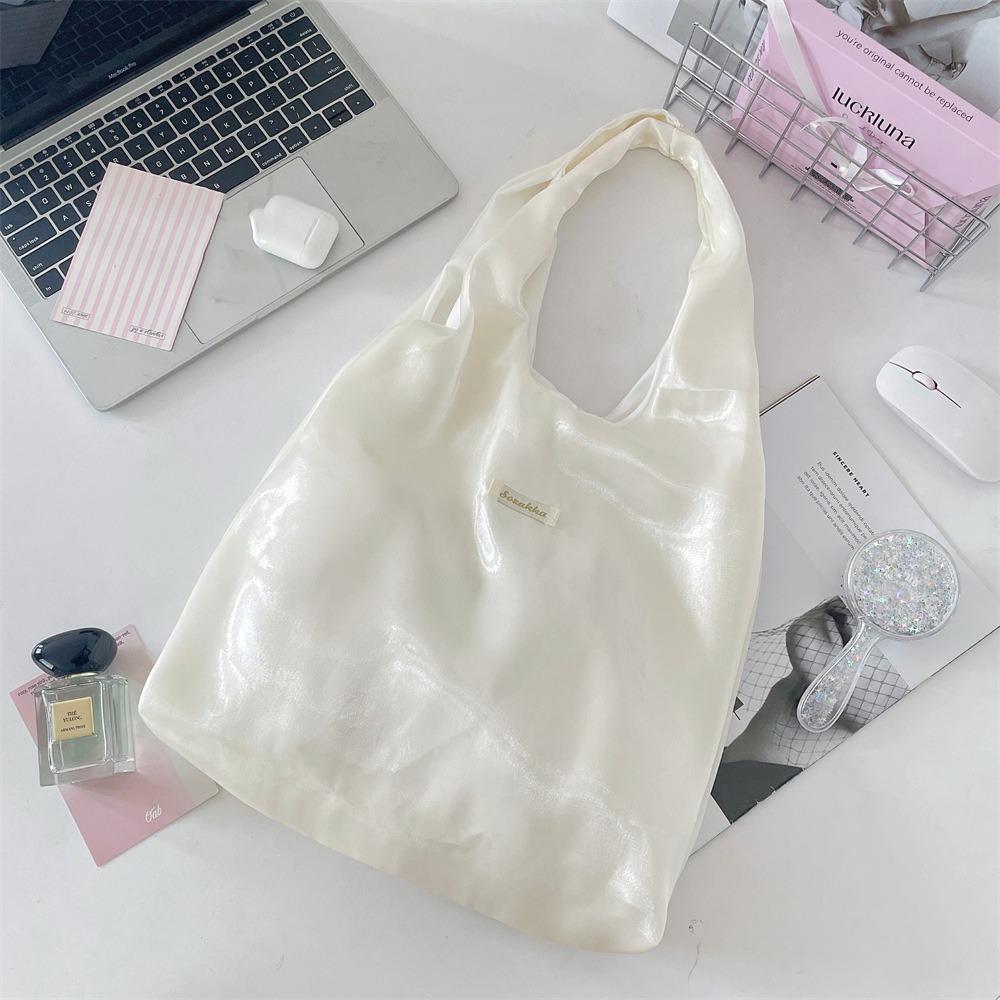 

Легкая шелковая сумка-тоут Складная атласная сумка через плечо Досуг Жилет Сумка через плечо Выход в свет бежевый