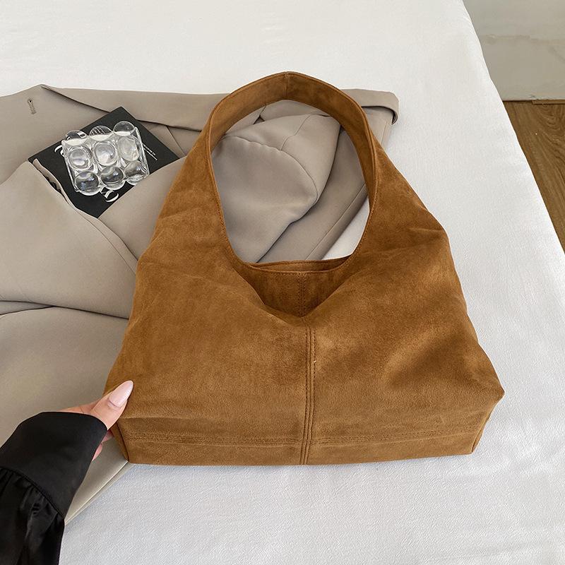 

Вместительная сумка для поездок на работу, женская, осень 2025, новая модная ретро сумка через плечо, повседневная матовая сумка-тоут под мышкой коричневый