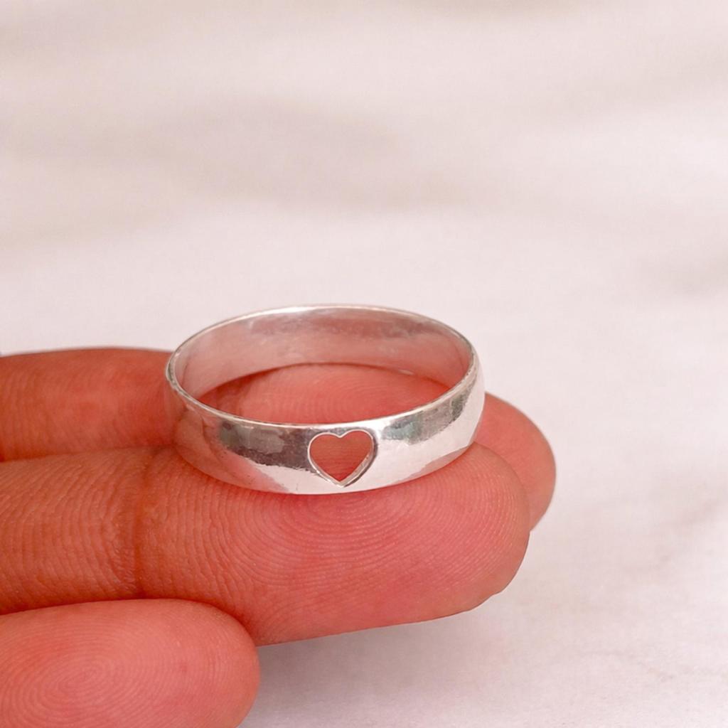 925 Sterling Silver Heart Ring – Minimalist Love Band, Simple Romantic Stacking Ring, Everyday Wear Jewelry