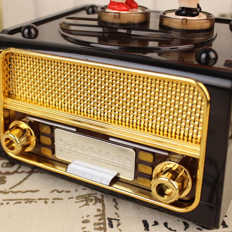 Couple Kiss Music Box Birthday Gift Party Supplies Music Box Diy Radio Shape Antique Carved Musical Box Home Decor