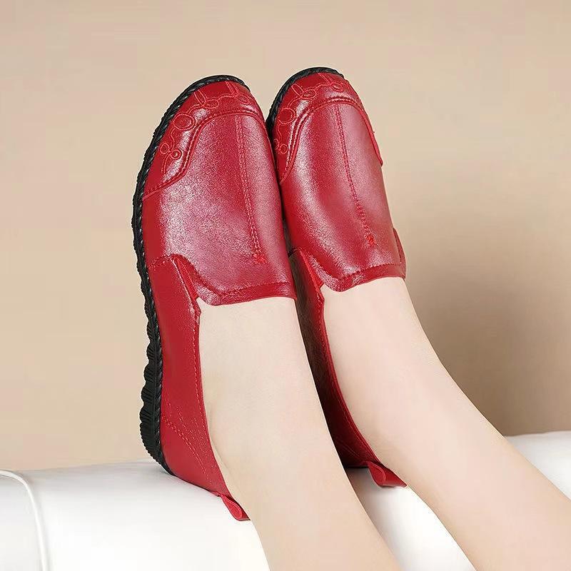 

Мягкая кожа ручной работы мягкая кожа мягкая подошва нескользящие туфли для мамы и женщин удобные туфли для среднего возраста плоские повседневные одинарные туфли женские 40