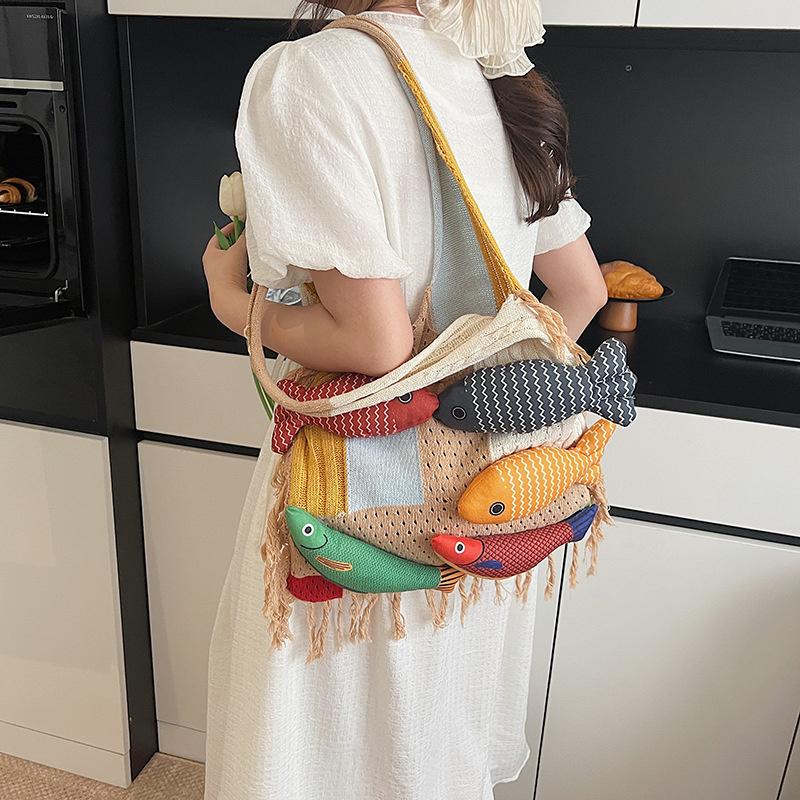 Yogodlns Fashion Creative Woven Shoulder Bag Handmade Fish Handbag Large Capacity Beach Bag Color Matching Ladies Underarm Bag