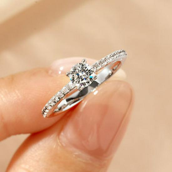 Women's Light Luxury Round Diamond Zircon Ring – Elegant Micro-Pave Fashion Accessory