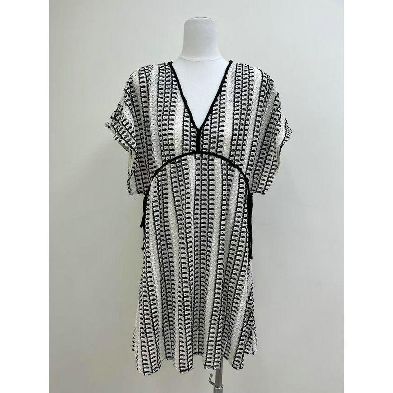 

American Original Holiday Style Emotional Quiet Tone Soft Glutinous Knit cardigan Hollow Shawl Mid-Length Color 3 (Dress) L