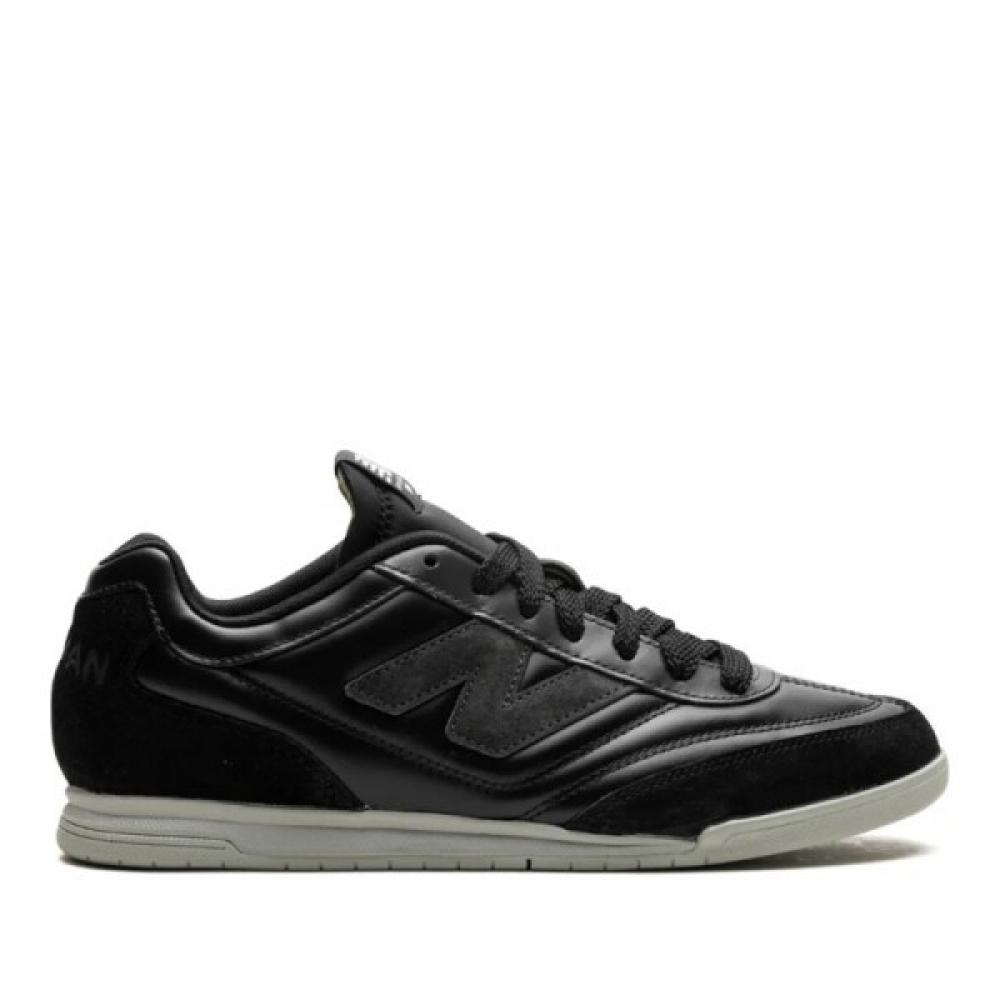 

New Balance Black Logo Athletic Sneakers Urc42jw Black IT42.5