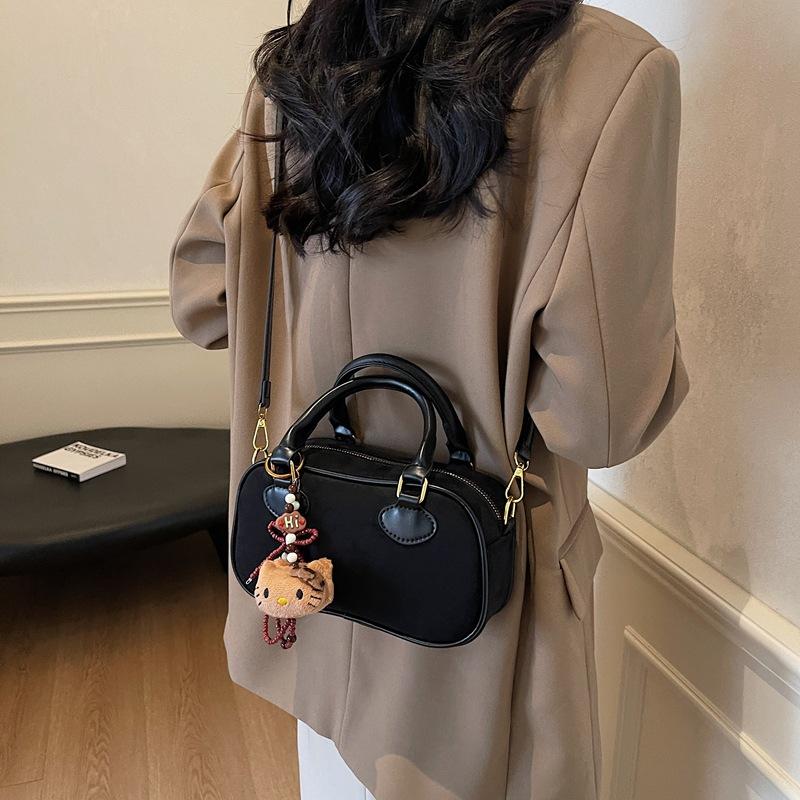 Portable retro bag women's 2025 autumn and winter new versatile large-capacity shoulder crossbody pillow bag