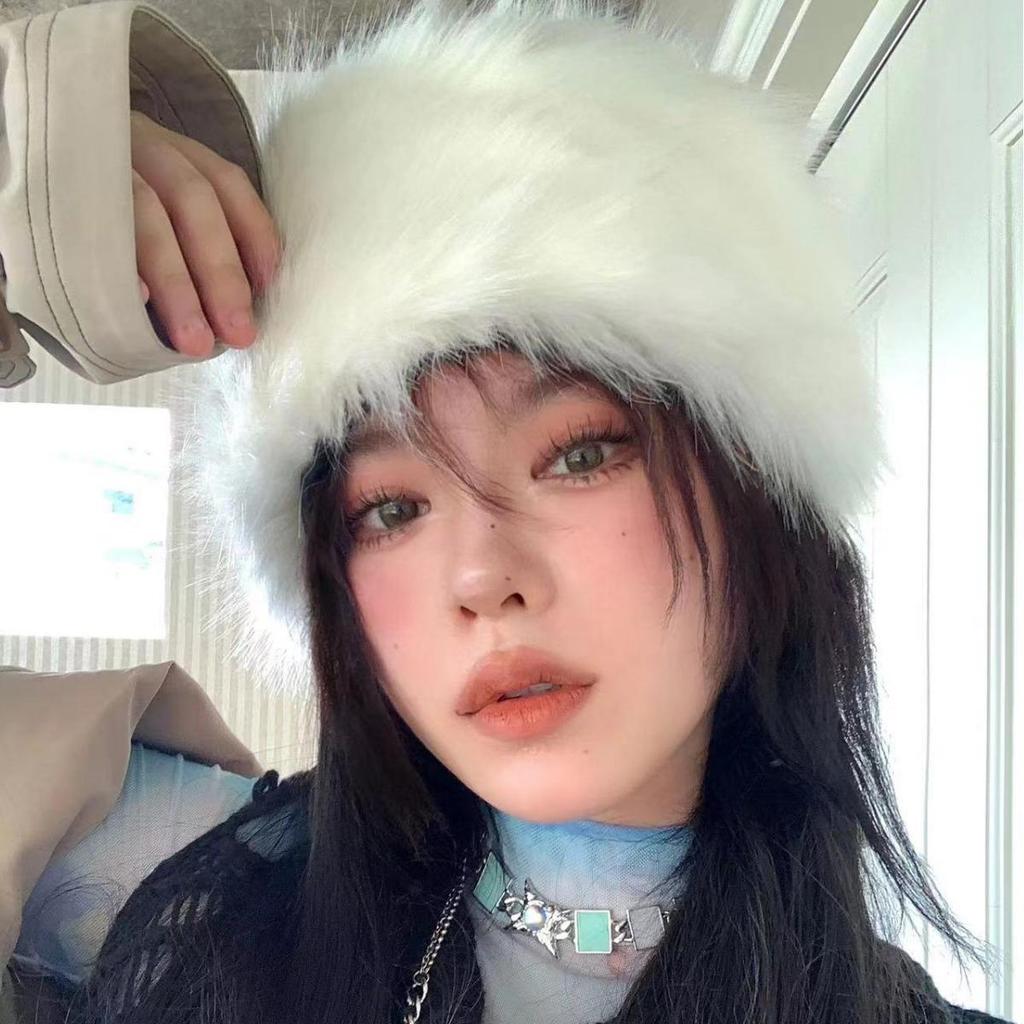 Women's Russian-Style Faux Fur Hat with Warm Ear Protection for Autumn/Winter