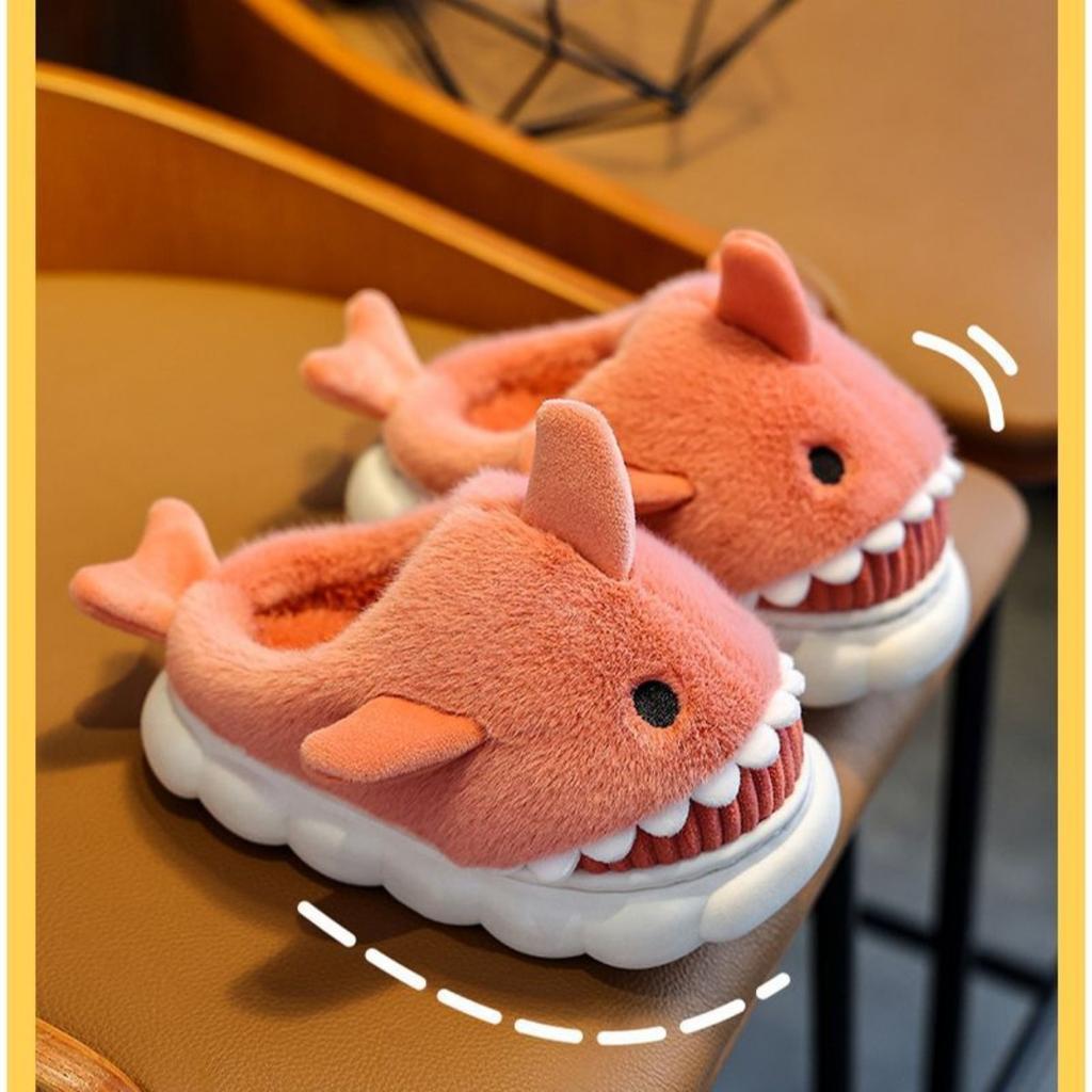 Children's Cotton Slippers, Cartoon Cute Shark for Boys and Girls In Winter, Warm and Thick Plush Slippers for Home Use