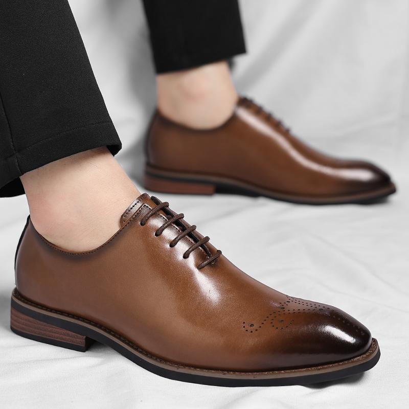 Modische Hochzeitschuhe für den Bräutigam Modischer Party-Stil Design Tägliche Freizeit Business und Büro Schwarze braune vielseitige Schuhe Große Größen flach