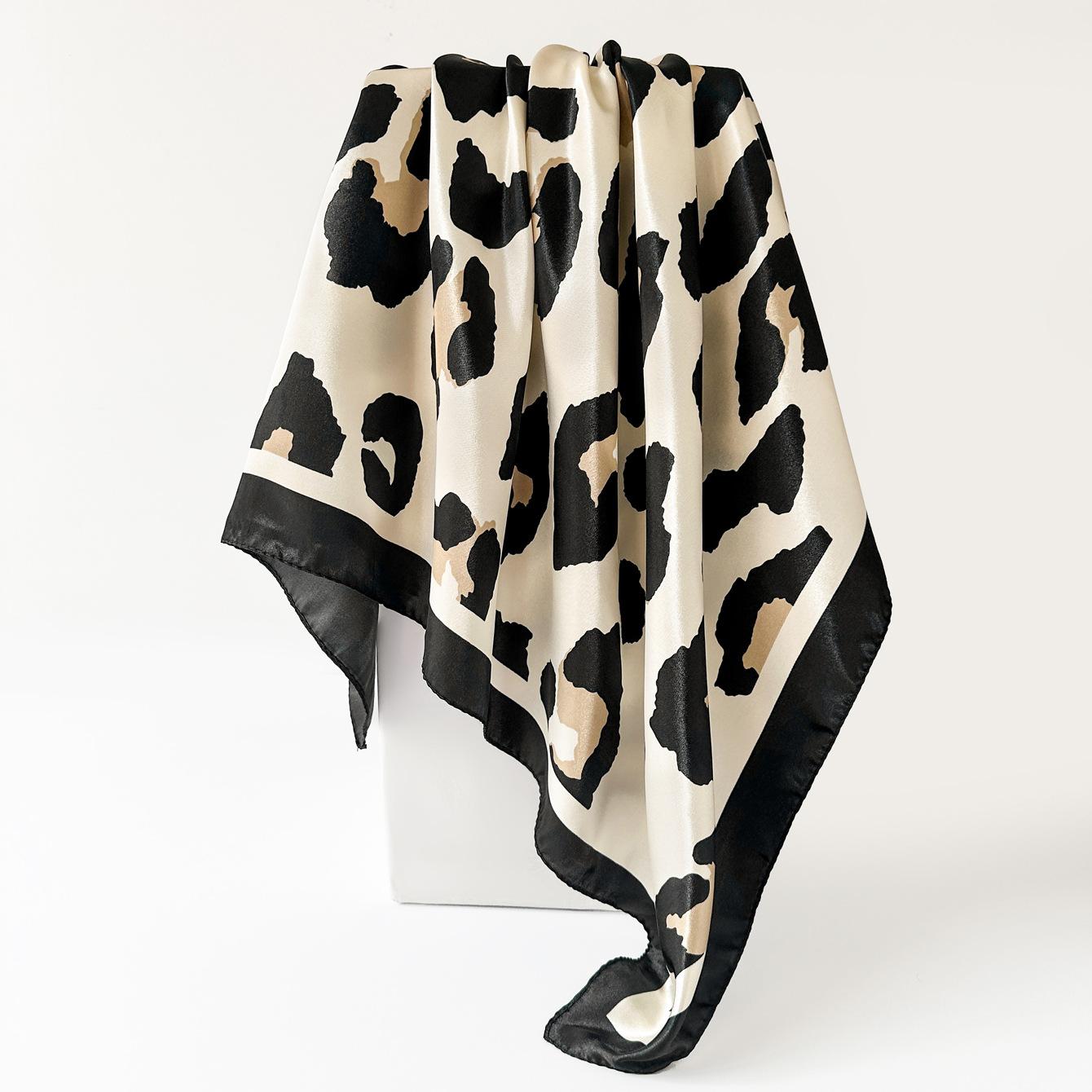 Fashionable leopard-print silk scarf, square scarf, women’s headscarf, large scarf, elegant satin 90*90cm
