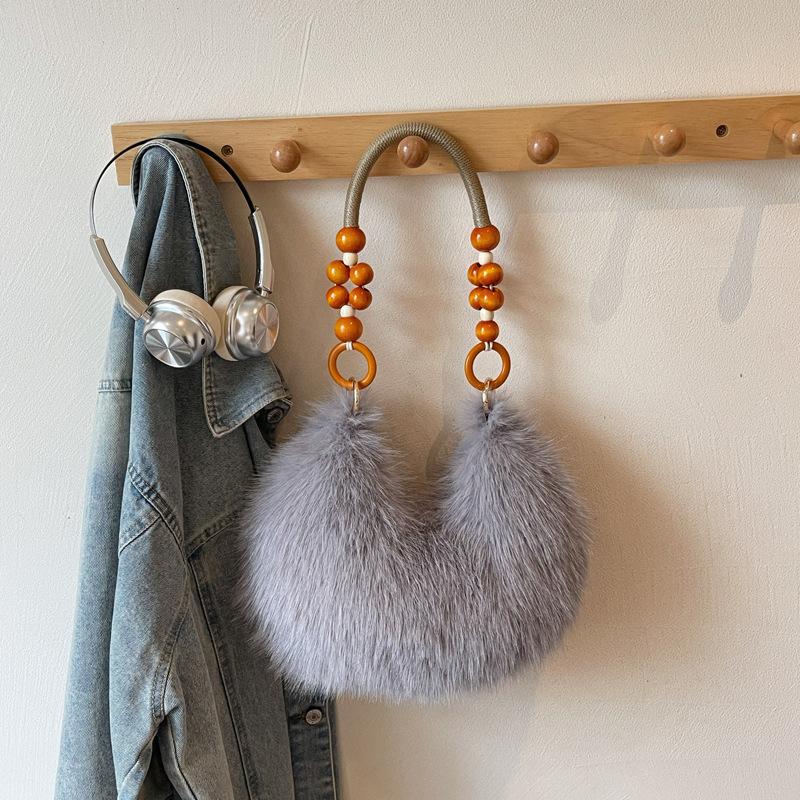 Plush bag women's 2025 autumn new trendy Chinese fashion shoulder bag large capacity commuter armpit bag