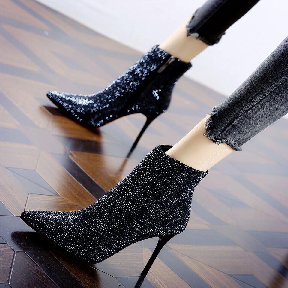 

Новые осенне-зимние новые блестящие сексуальные ботильоны с острым носком и высоким каблуком со стразами женские босоножки на каблуке 8 см 39