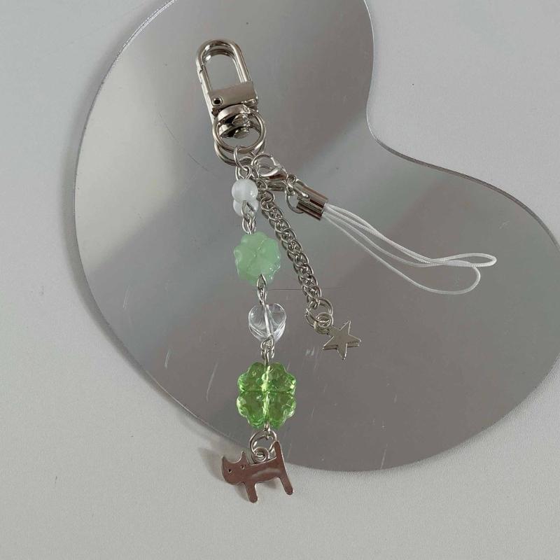 Stylish Cat Beaded Charm Keychain Handmade Four Leaf Clovers Pendant for Bags and Phones Colorful Keyring Accessories