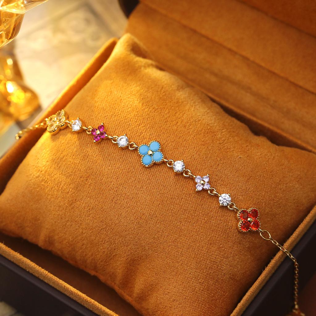Zircon Four-leaf Flower Bracelet Temperament Versatile Light Luxury Bracelet Niche Fashion Personalized Jewelry