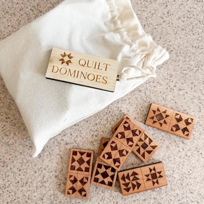 

Набор домино из 28 плиток для квилт-блока, деревянная игра домино с лазерной гравировкой для взрослых, набор домино из 28 штук из вишневого дерева бежевый