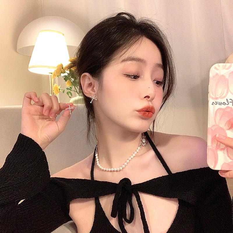 Spicy Cool Girl Cross Earrings: Luxe No-Pierce Ear Clips with Niche Design