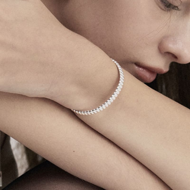 

LOVEMBER [silver 925] Glossy B Silver