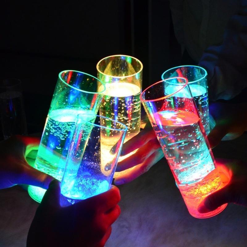 24TE LED automaticky blikající hrnky vícebarevné rozsvěcující se hrnky na víno pivo whisky