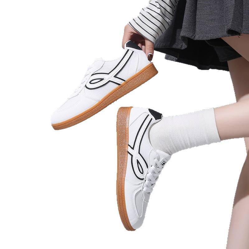 Retro Inner Height Increase German Training Shoes for Women 2025 New Breathable Round Head Lace-up Thick Sole Height Increase Lightweight Board Sho