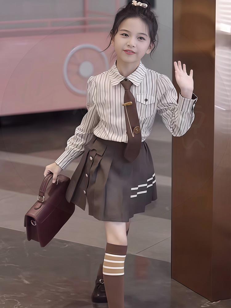 Girls' 2025 British Style Three-Piece Set: Mid-Length Trench Coat, Pleated Skirt, and Jacket for Spring/Autumn - New College Fashion.