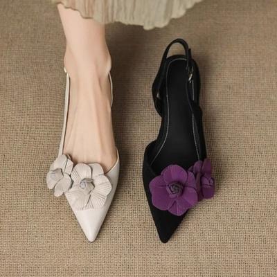 Sandales Plates pour Femmes à la Mode Design de Fleurs Stéréoscopiques Chaussures pour Femmes Mode Pointues Bouche Peu Profonde Chaussures Simples Cuir PU Sandales Décontractées