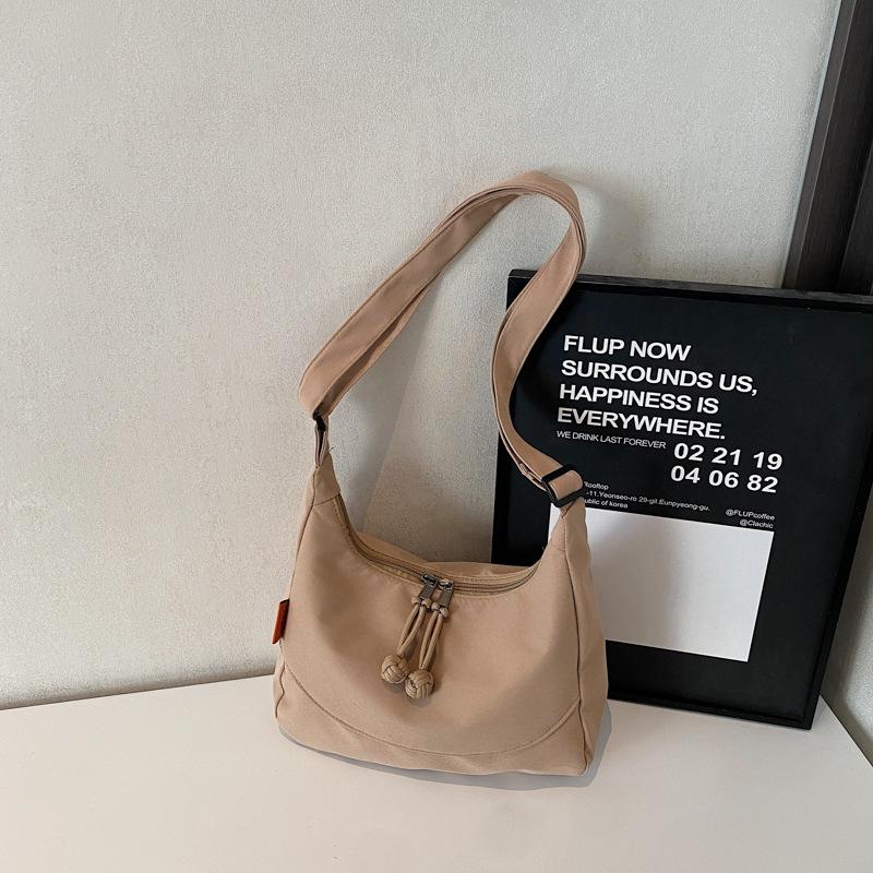 

Модная сумка-шоппер большой вместимости через плечо женская 2025 новая весенняя повседневная персонализированная сумка-тоут корейская версия сумки под мышкой хаки