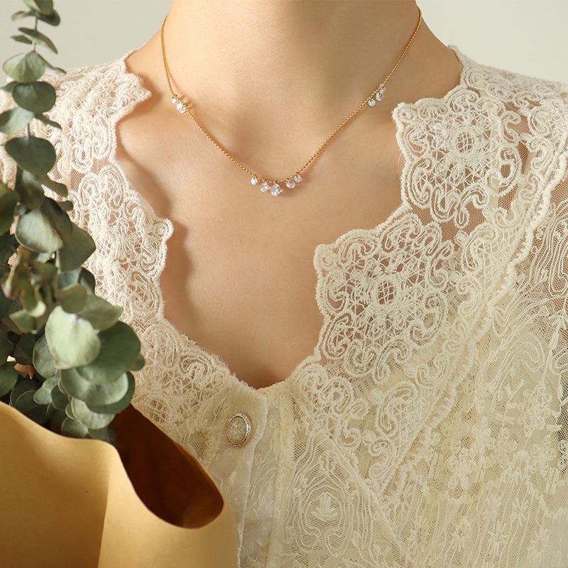Women's Zircon Pendant Necklace: Chic 18K Gold Titanium Steel Clavicle Chain