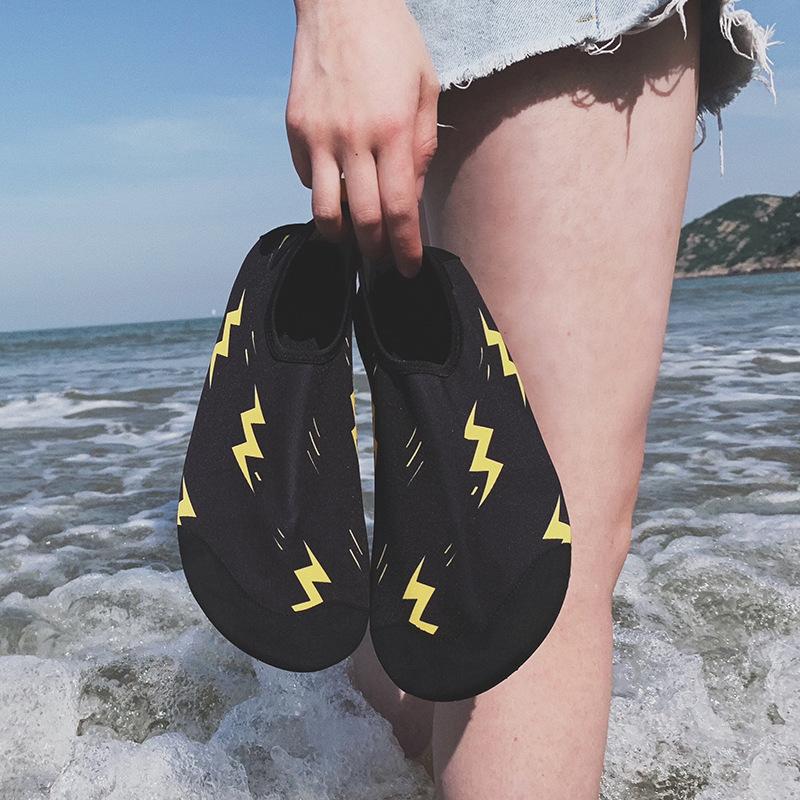 2025 Herren Verdickte Weiche Sohle Rutschfest Schwimmschuhe Tauchen Damen Schnelltrocknend Strandschuhe Tauchschuhe Bachwander-Schuhe