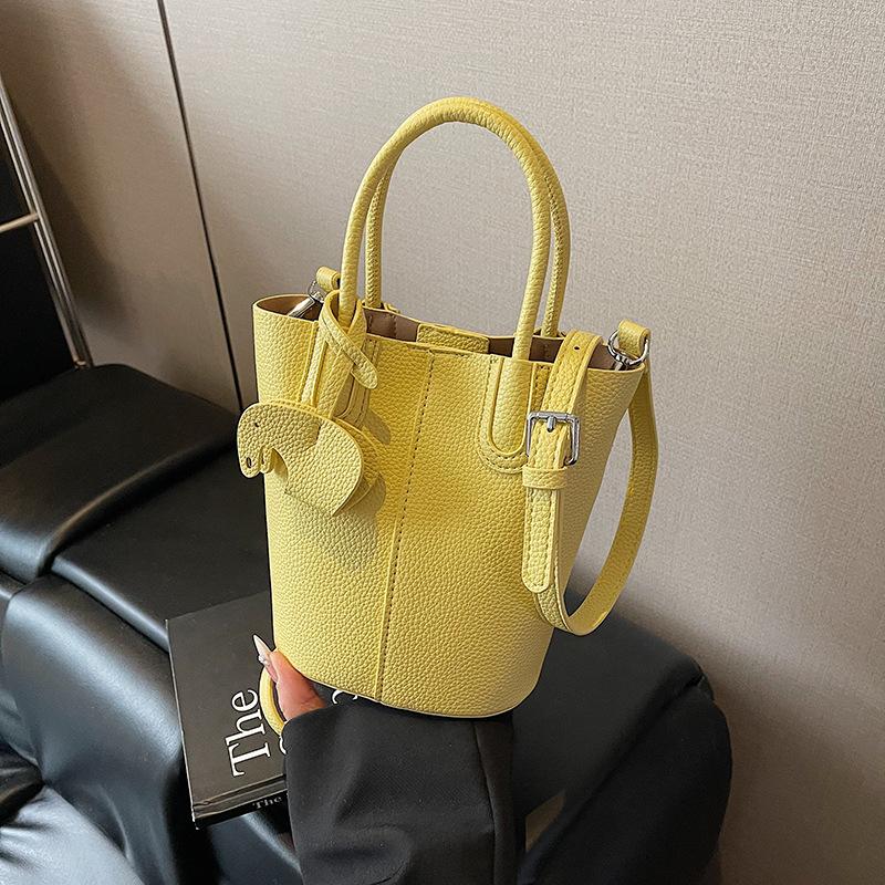 Fashion Small Bag Women's New Summer Popular Versatile Messenger Bag High-end Portable Bucket Bag