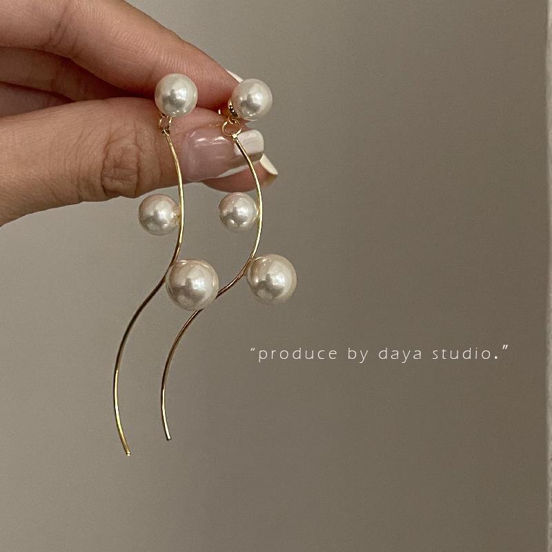 French Retro Zircon Pearl Stud Earrings - Elegant, Versatile Light Luxury Design for Women
