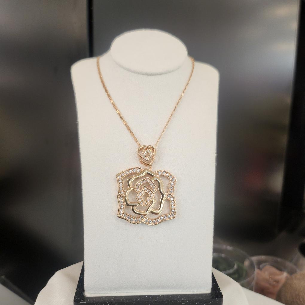 Atria Pink Rose N Flower Long Necklace JTONEFR0029PKF