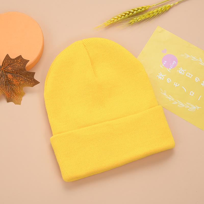 

Вязаная шапка бини оверсайз с вышитым логотипом - Теплая и утолщенная для осени/зимы