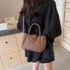 Large capacity handbag bag women 2025 new trendy fashion messenger bag high sense women shoulder commuter bucket bag