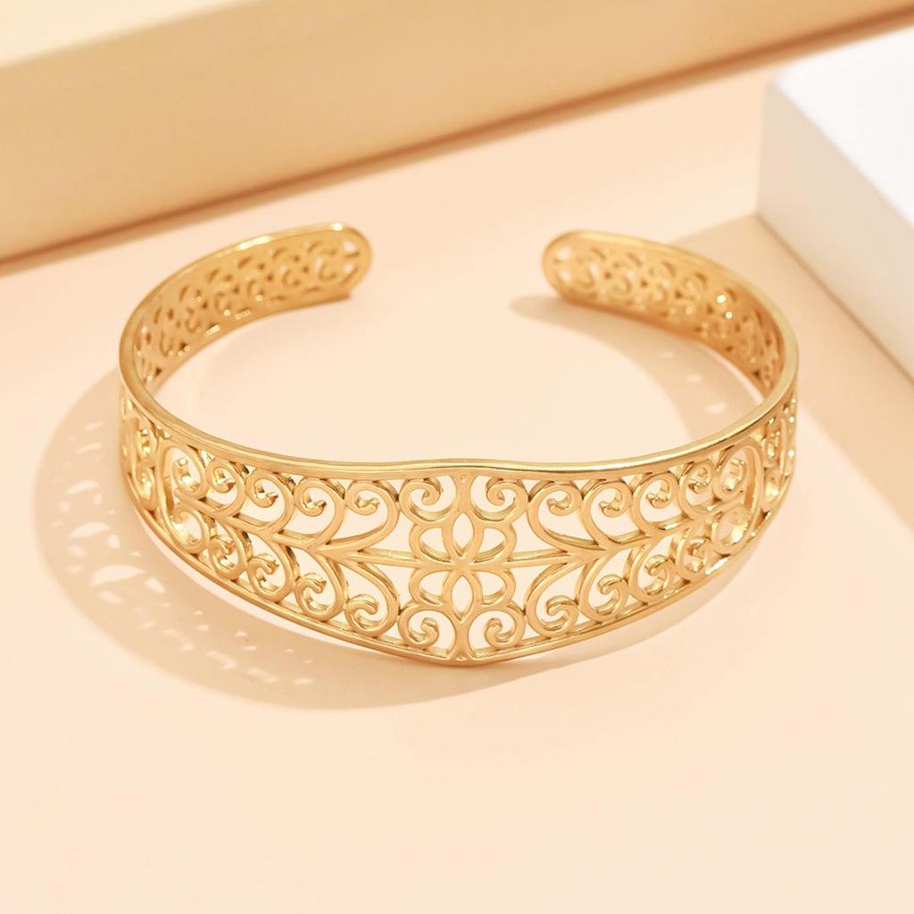 18K Gold-Plated Hollow Flower Cuff Bracelet for Women