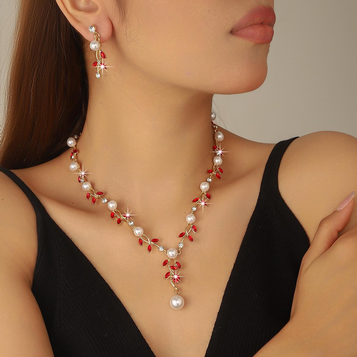 Elegant Bride Leaf Pearl  Rhinestone Jewelry Set: Necklace  Earrings Duo