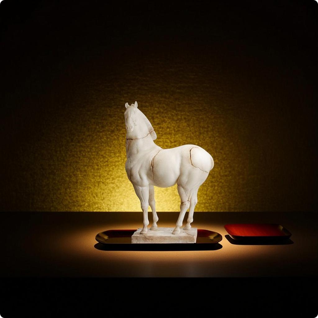 Horse Figurine with Base Tabletop Distressed for Office, Entryway