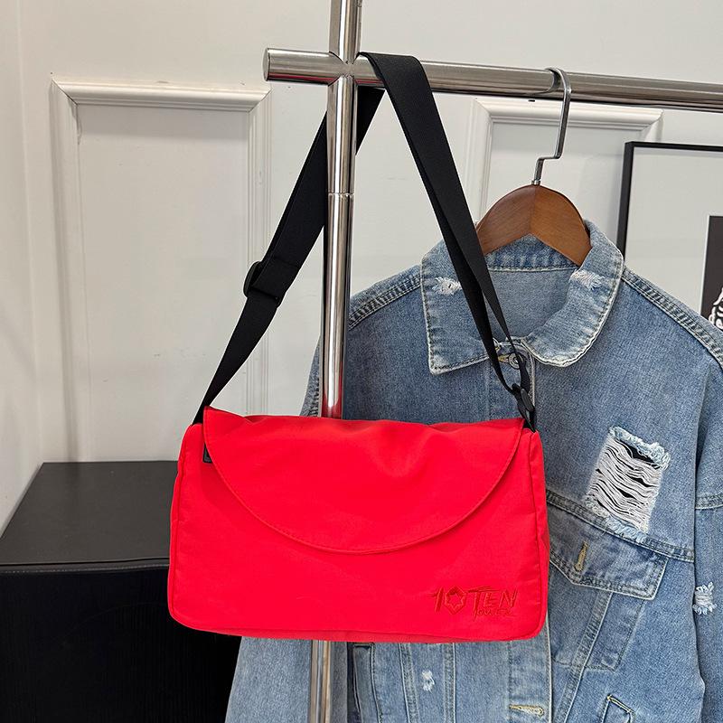 

Однотонна Модна Легка Сумка Кроссбоді на Плече - Стильна, Містка, Універсальний Корейський Стиль червоний