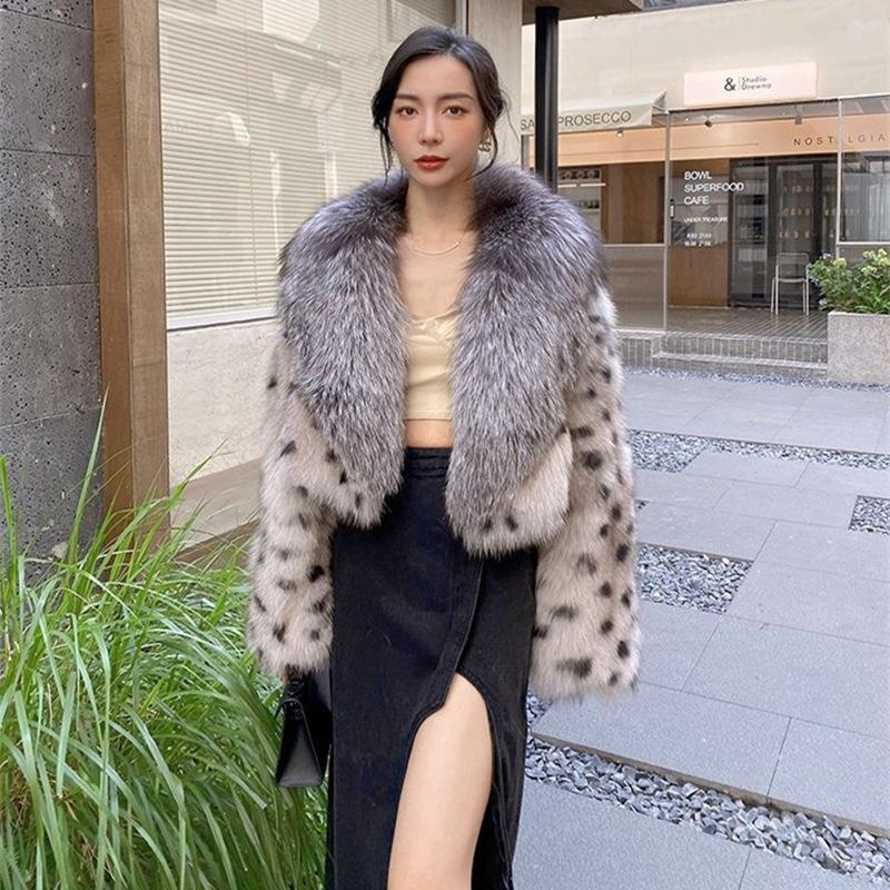 Autumn and Winter Faux Fox Fur Wild Fur Coat Women's Short Silver Fox Color with Hair Collar Tops