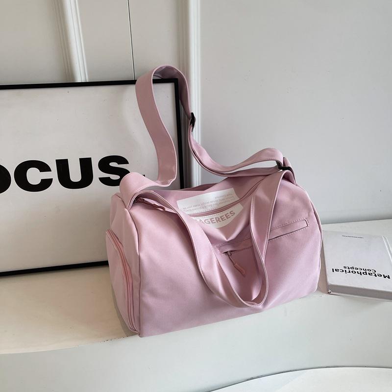Travel bag large capacity high sense high value light fashion niche shoulder bag trendy fitness bag