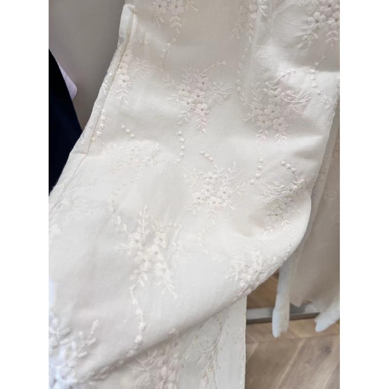 2026 Gentle and Elegant High-Waisted Slimming Pants with Intricate Embroidery, Casual Women's Cropped Pants