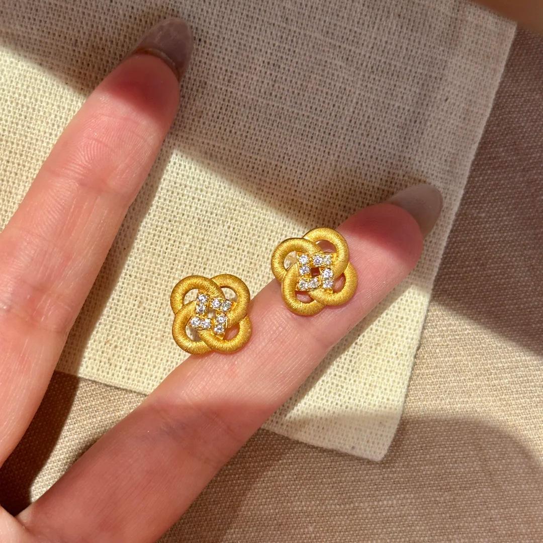

Luxury Chinese Knot Stud Earrings For Women Lucky Clover Zircon Gold-Plated Elegant Vintage Style Jewelry
