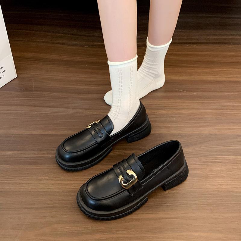 

Лоферы женские весна-осень 2025 года, новые туфли на среднем каблуке с закругленным носком, удобные и универсальные, с одной педалью, небольшие кожаные туфли 40 чёрный