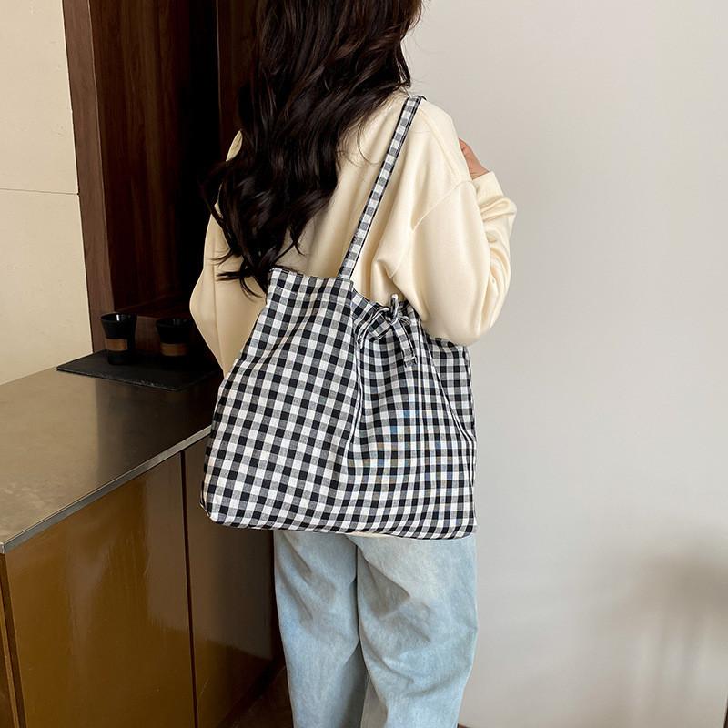 Canvas Tote Bag For Women With Stitching Detail For Daily Casual Use
